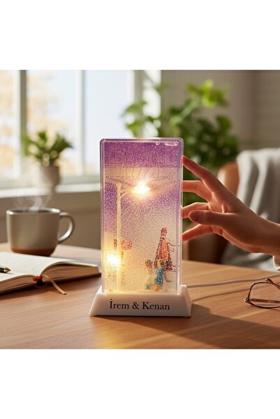 keyfim shop Kişiye Özel İsimli Işıklı Kar Küresi – Sevgililer Günü Hediyesi
