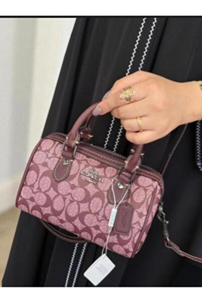 Generic High-quality handbag and shoulder bag with accessories