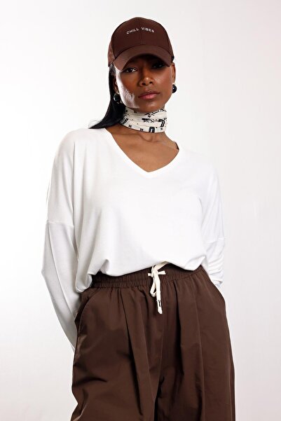 5in1Canpolat Ecru V-Neck Flowy Blouse 7590