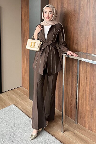 STİLBOON Taş Detaylı Takım 1077 Kahve