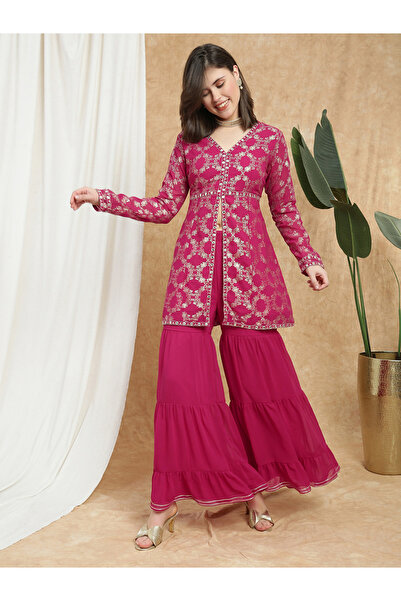 Globus By Styli طقم نسائي وردي اللون بياقة على شكل حرف V وطبعة ذهبية، يتألف م...