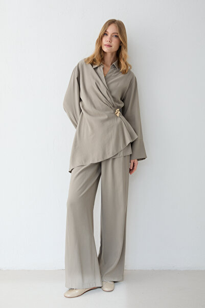 Melike Tatar Brooch Detailed Trouser Suit 3-4413