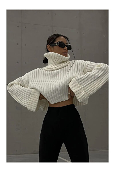 My Blog Cream throat crop sweater