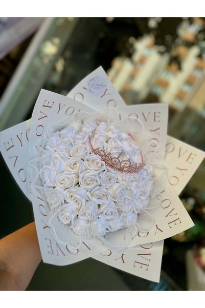 Buchetezie Buchet Cadou Femei Buchet Princess cu Trandafiri de Săpun