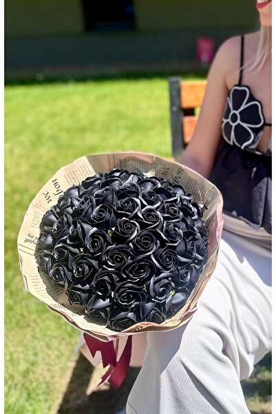 Buchetezie Women's Gift Bouquet Black Velvet Bouquet with Soap Roses
