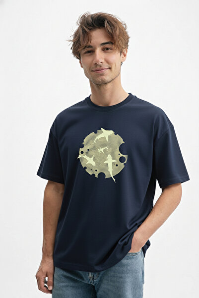 caddekombin Мъжка модерна тениска с графичен принт в тъмносин цвят с оптична ...