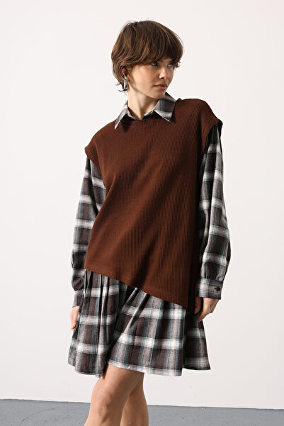 Trend Alaçatı Stili Women's brown-green checkered sweater detailed mini dress...