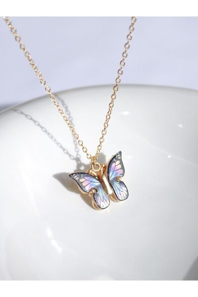 Reorah Collection قلادة بتفاصيل فراشة متعددة الألوان