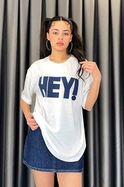 Mzr Collection تيشيرت ملون مطبوع عليه نص Hey - أزرق داكن أزرق داكن