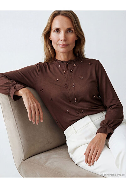 LC Waikiki ESVAB • Modern & Seçkin Fırfırlı Hakim Roba Yaka Pul Payetli Bluz