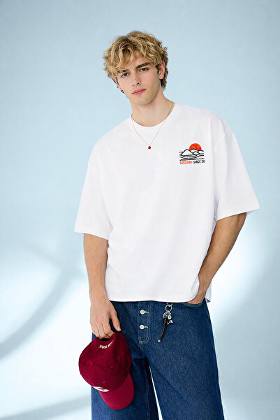 caddekombin Tricou alb pentru bărbați Ocean Layers: cu design grafic dreptung...