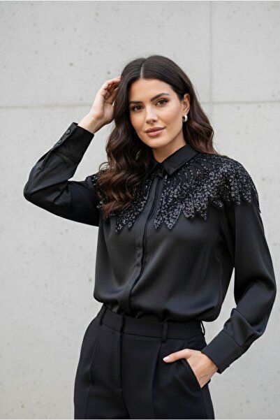 Rabiossa Kadın Siyah Payet İşlemeli Yaka Detaylı Saten Gömlek