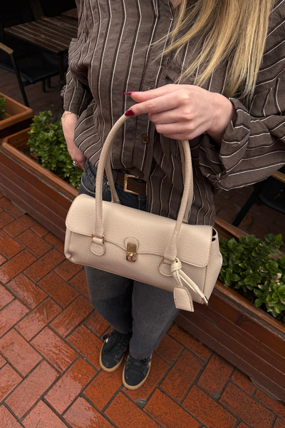 La La'Graccio Paris La'Graccio Paris Women's Paves Soft Leather Baguette Bag