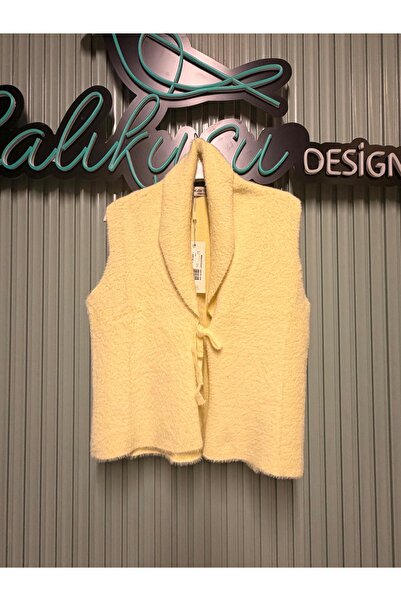 KARTON Soft Textured Knitted Vest
