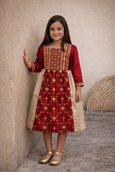 La reina petite Royal folk dress, red and gold