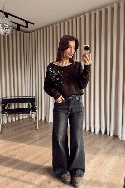 Sue Store Koyu Kahve Omzu Taş Detaylı Oversize Triko Kazak