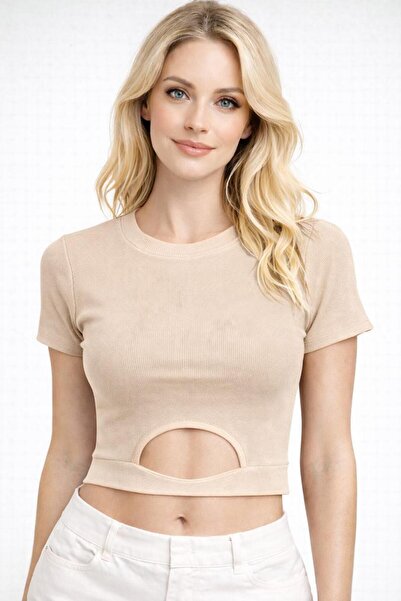 Pupa بلوزة قصيرة الأكمام بتفاصيل نافذة على الصدر