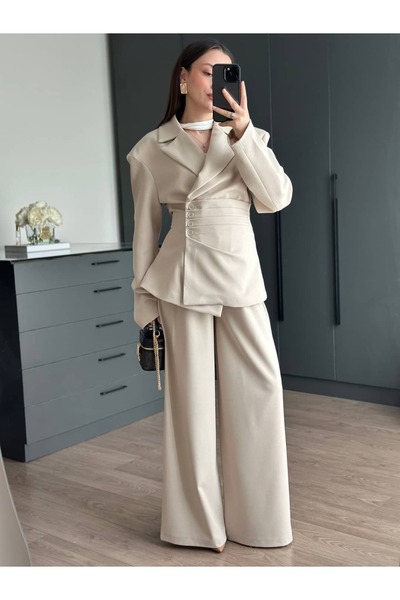 Tugen Co Button-Detail Premium Suit