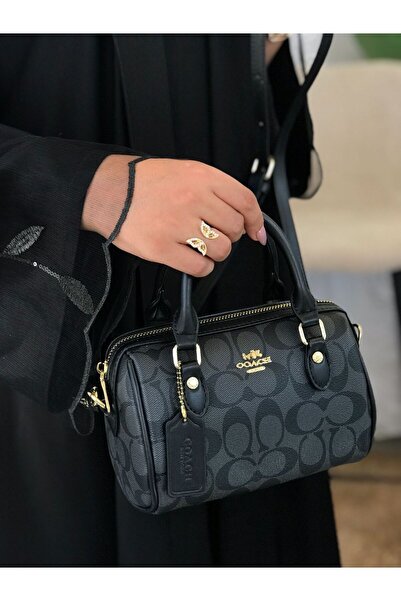 Generic A sophisticated, elegant, and practical bag