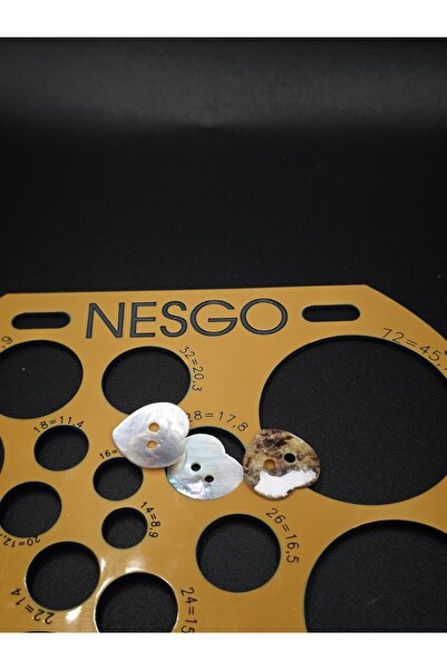 NESGO MODA 12 Pieces Heart Shaped Natural Button Set (18 mm)