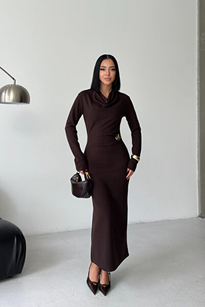 Sorridi Degaje Yaka Long Dress with Gold Accessories