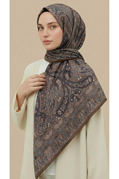 Karaca Eşarp ΕΘΝΟΤΙΚΟ ΣΧΕΔΙΟ 120*120 ΕΚ. ΒΑΜΒΑΚΕΡΟ ΜΑΝΤΗΛΙ