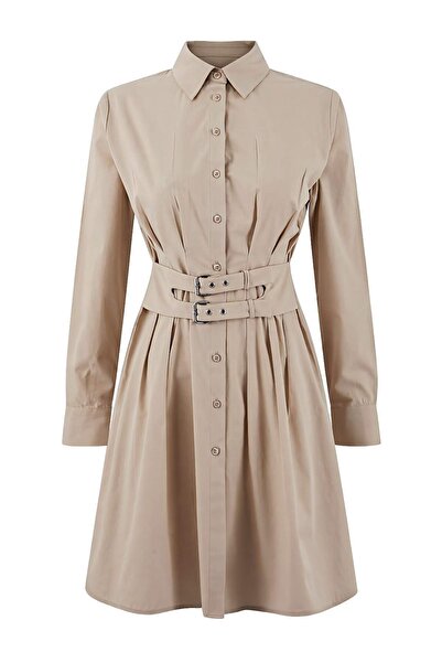 Trendyol Collection Kurzes / Mini-Webkleid mit Gürteldetail in Steinfarbe TWO...