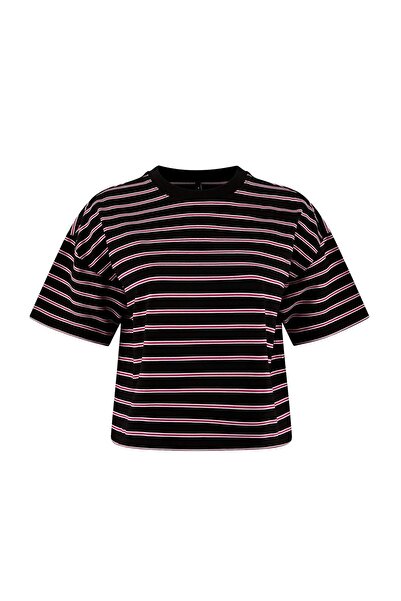 Trendyol Collection Ριγέ κανονικό/κανονική εφαρμογή κοντομάνικο μπλουζάκι 100...