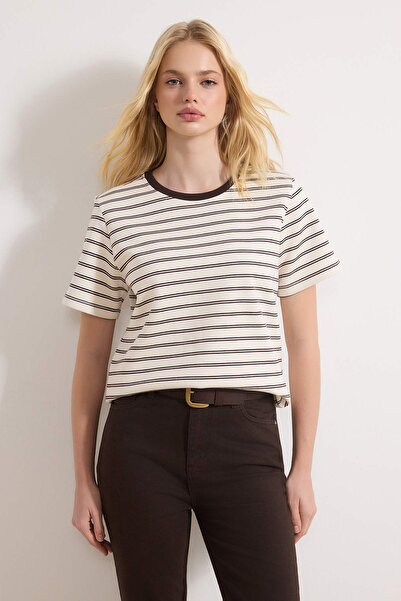 Trendyol Collection Καφέ Πλεκτό Μπλουζάκι TWOSS26TS00067