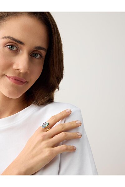 Jimmy Key Altın Rengi Şerit Figürlü Mine Detaylı Yüzük