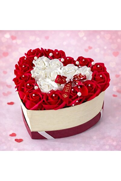 velve Aranjament Brilliant Heart, 23 trandafiri sapun si accesorii perlate, c...