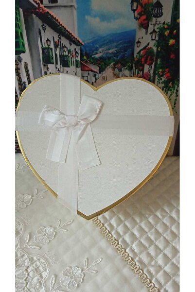 SAGA DEKORASYON & HEDİYELİK Kalpli Hediye Kutusu-Beyaz
