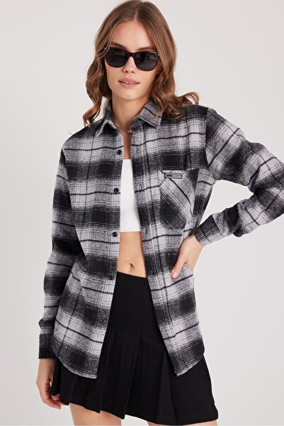 Tudors Дамска тениска с тясна кройка, затегнати краища, един джоб и карирана ...