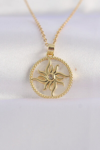 Skygo قلادة شمس بتصميم بيضاوي من حجر الزركون الذهبي اللون بسلسلة من الفولاذ 3...