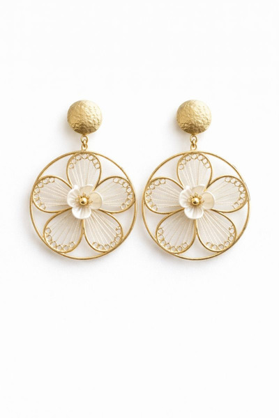 Leo'Stone أقراط نسائية من الفولاذ بتصميم زهرة ذات إطار معدني ورباط شبكي