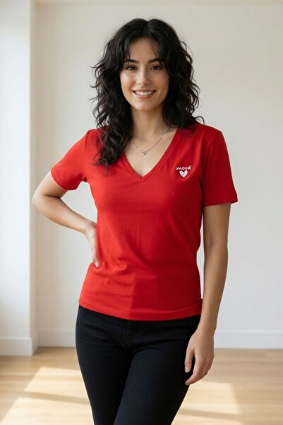 Mood Lab Regular Fit V Yaka Basic Kırmızı Kalp Baskılı Kısa Kollu Tişört