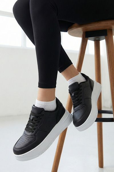 Zerenyus Άνετα γυναικεία αθλητικά παπούτσια με χοντρή σόλα και κορδόνια