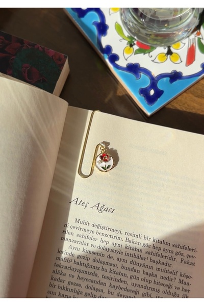 Rika Spolia & Co. Kırmızı Detaylı Gül Kitap Ayracı