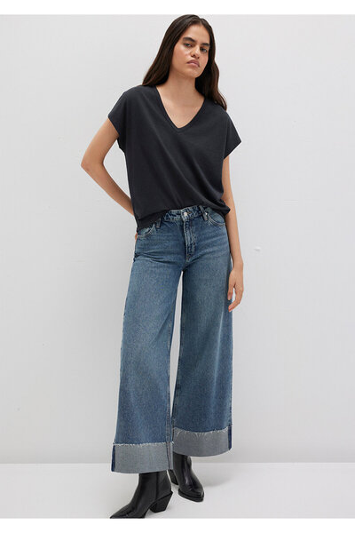 Mavi V Yaka Siyah Basic Tişört Regular Fit / Normal Kesim 1612380-900