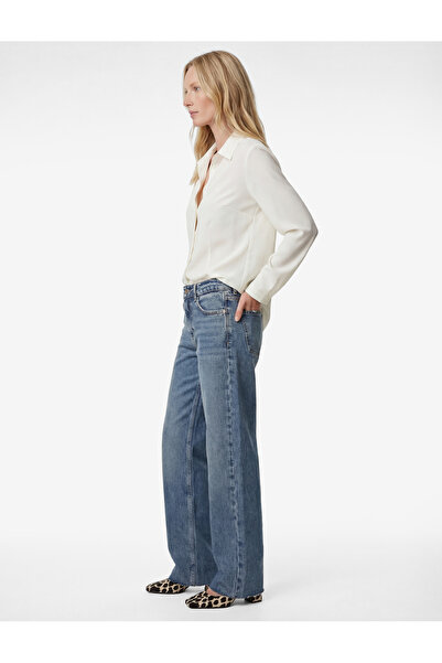 Koton قميص بياقة كلاسيكية وأكمام طويلة وقصة ضيقة مع أزرار