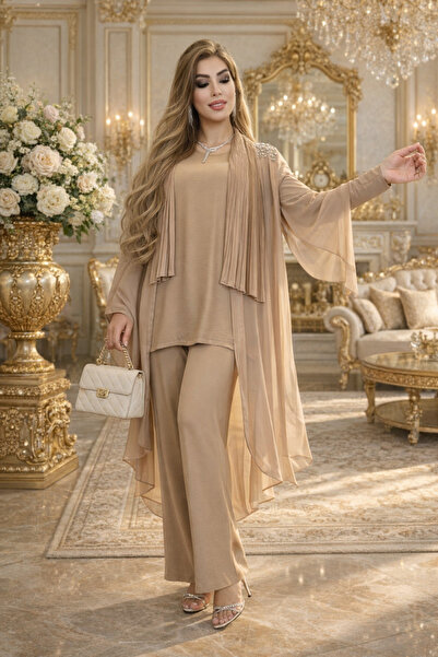 Yeşilmoda طقم 3 قطع من البلوزات العلوية والسراويل المصنوعة من قماش الكريب الح...