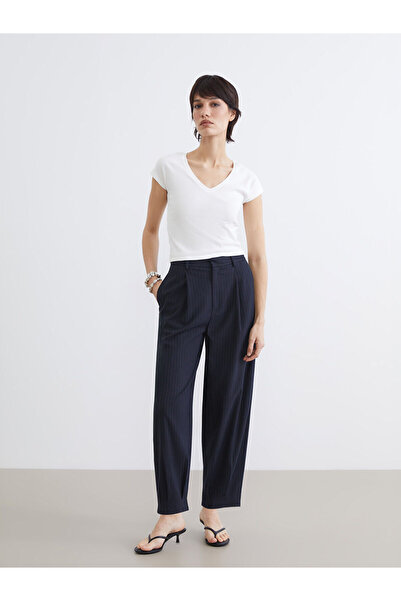 LC Waikiki Pantaloni din țesătură pentru femei, cu dungi, croială lejeră, sez...