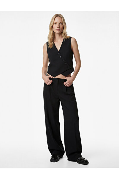 Koton Regular Fit Sleeveless V-Neck Buttoned Vest