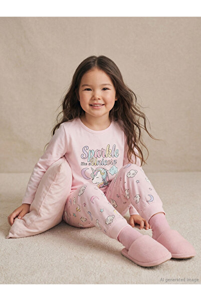 LC Waikiki Пижамен комплект за момичета с кръгло деколте и принт Peak New Season