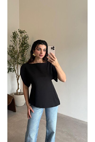 Bade Butik Μαύρη μπλούζα με ασύμμετρη κοπή