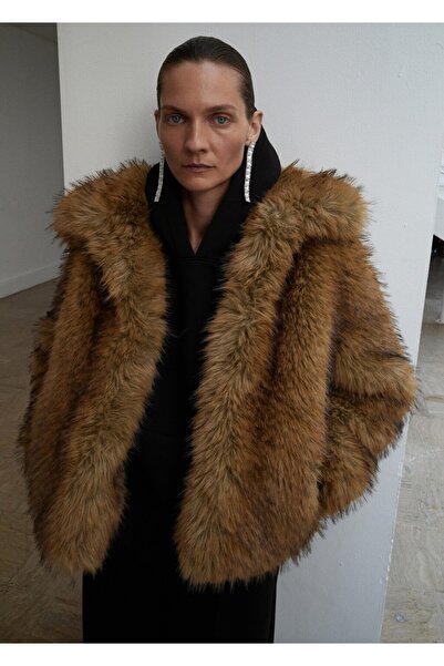 MANGO Woman Klapa detaylı kürk görünümlü ceket