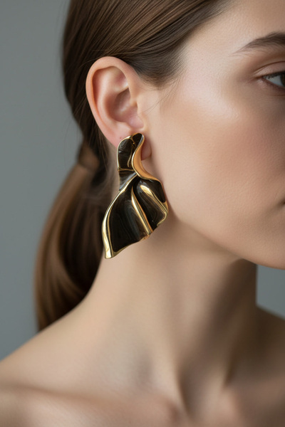 BHR AKSESUAR Gold Dark Brown Enamel Twist Earrings (5.7 cm)