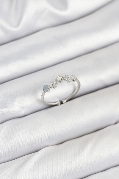 Skygo خاتم نسائي بتفاصيل البرسيم بتصميم بسيط بلون فضي نحاسي - TJ-BYK3843