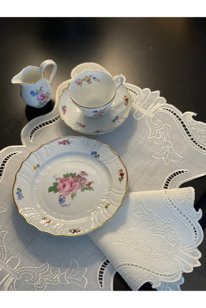 Tiniminatelier American Service and Napkin Set of 6