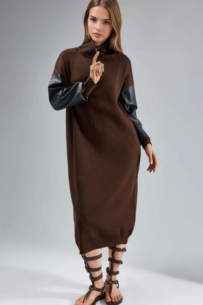 Hiccup MY FASHION Μακρύ πλεκτό φόρεμα με λεπτομέρειες από τεχνητό δέρμα και υφή